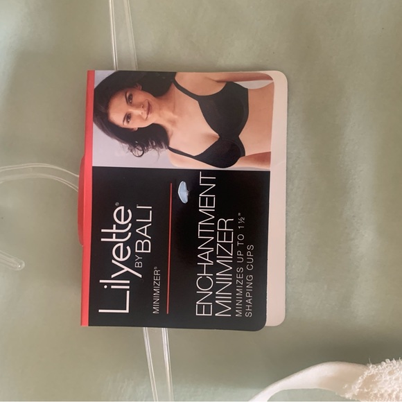 Lilyette Bali Enchantment Minimizer Bra - Picture 4 of 5